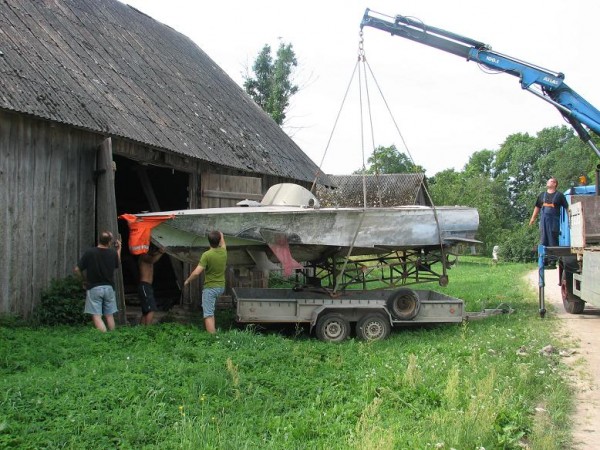 transport1.JPG (123 KiB) Viewed 352992 times taking the boat out of the shed