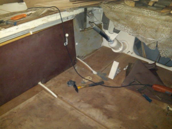 IMG00146-20100901-0431.jpg (671.87 KiB) Viewed 311992 times The original aluminium side plates will be used again with their fixing bolts. The covers here are still the old ones for trying and fitting.