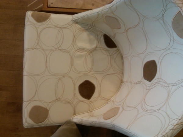 IMG00218-20110715-1306.jpg (467.37 KiB) Viewed 311124 times Indeed! It requires a narrow gear to take place in one of those!