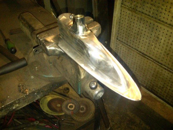 IMG00278-20110724-2146.jpg (566.82 KiB) Viewed 495435 times New ''stern bird'' has a light in it.